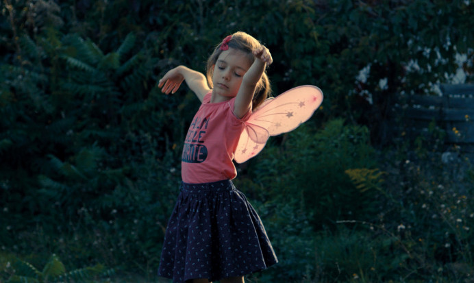 15249 /EN/ LITTLE GIRL