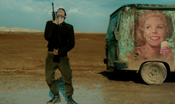 11530 /EN/ FOXTROT